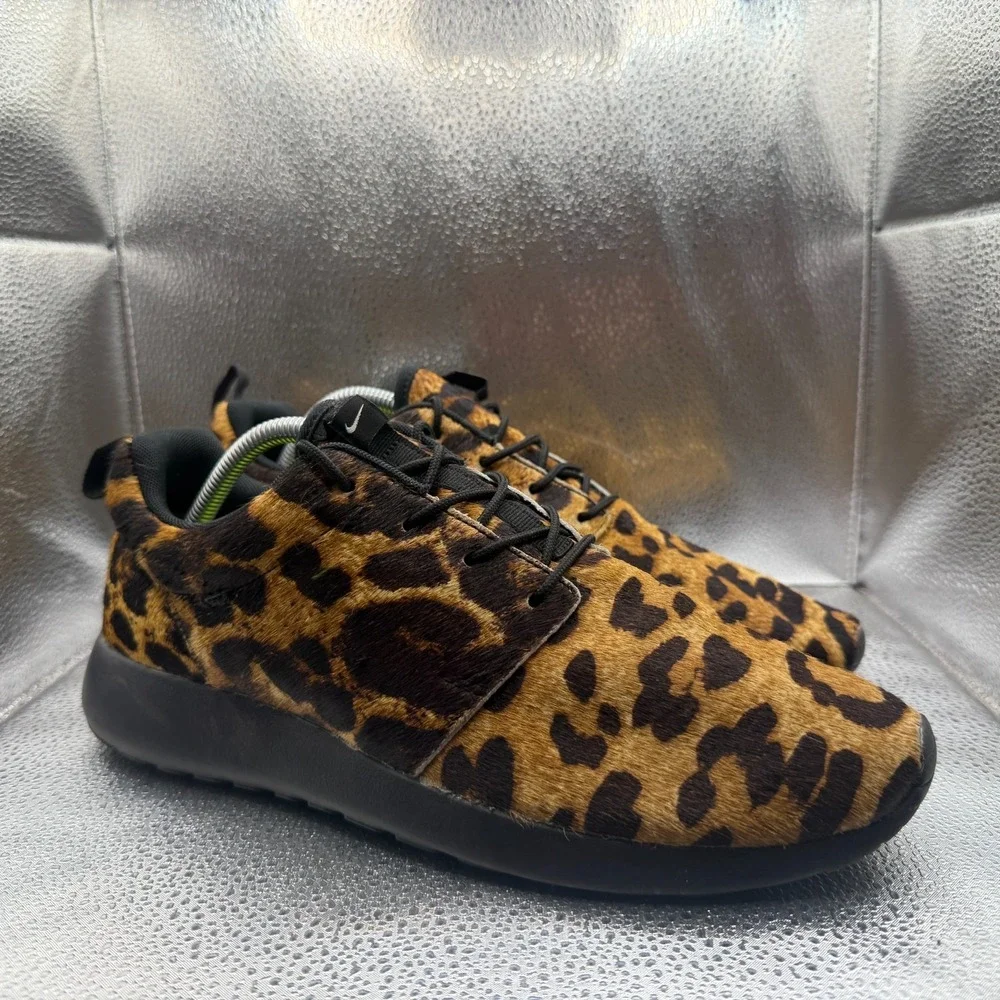 Size 9.5 Nike ID Rosherun‎ Brown Mens Leopard Print Pony Hair Shoes 616837-981